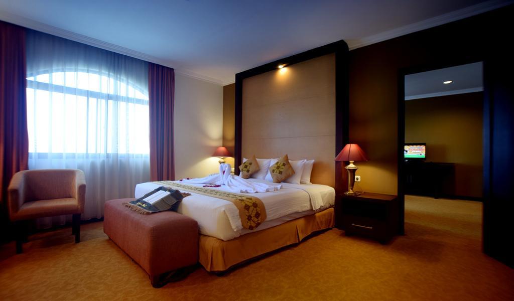 Semesta Heritage Hotel & Convention 三宝垄 外观 照片