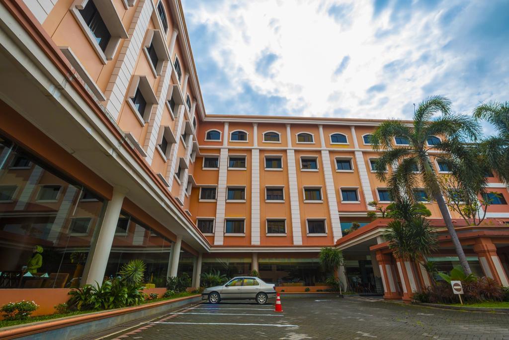 Semesta Heritage Hotel & Convention 三宝垄 外观 照片